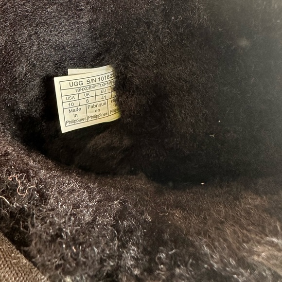 UGG CLASSIC SHORT BOOTS - Picture 6 of 6